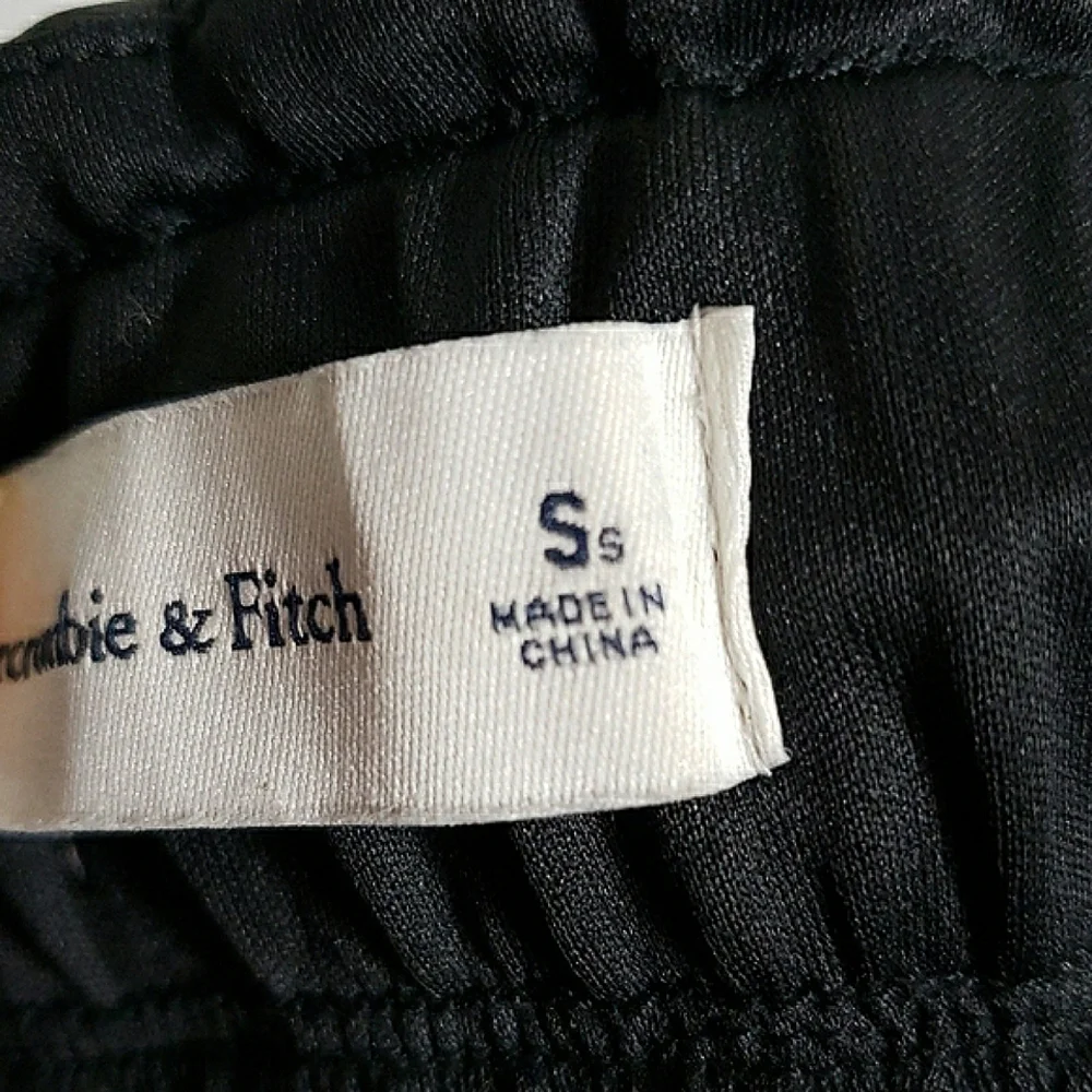 Abercrombie & Fitch Black Faux Leather Paperbag Pants Tie Waist Straight Leg S - Picture 11 of 13